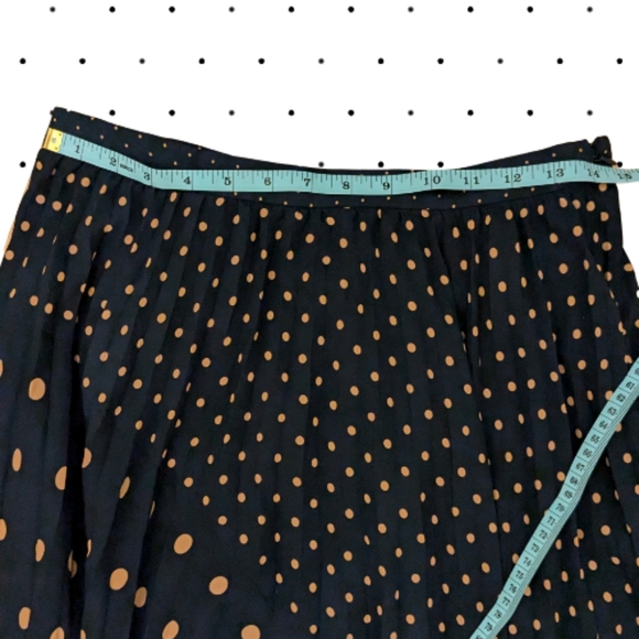 Banana Republic Polka Dot Pleated Skirt - Navy and Salmon - Picture 2 of 6